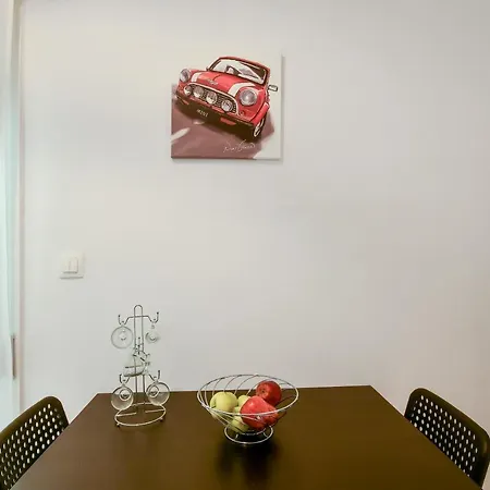 Center Comfortable شقة *