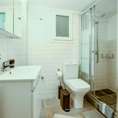 Center Comfortable شقة *