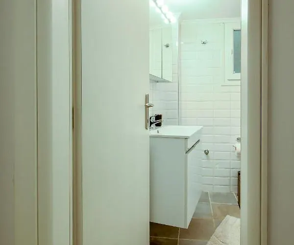 Center Comfortable *