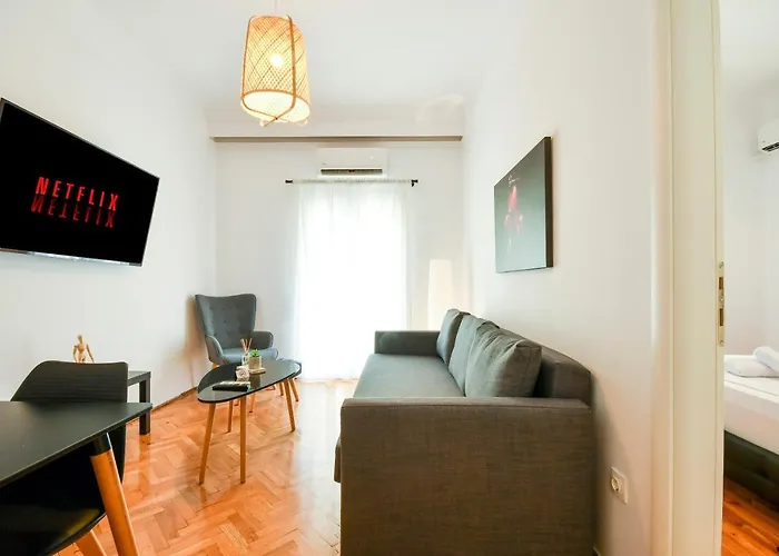 Center Comfortable Apartment *